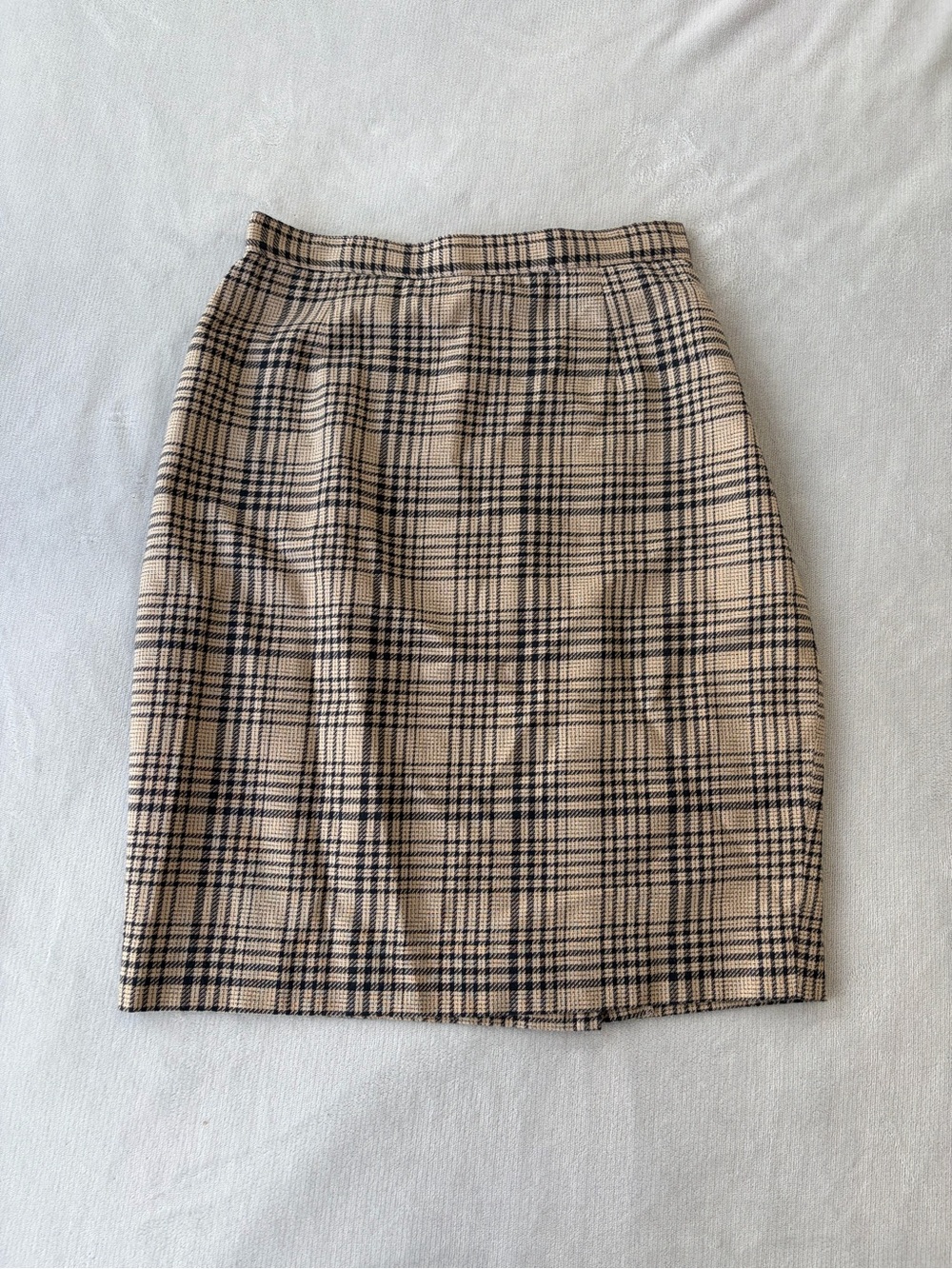 Vintage Italian Plaid Pencil Skirt in Beige and Black